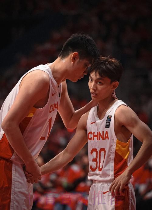 中国男篮强硬名场面！我们不惹事但也不怕事！